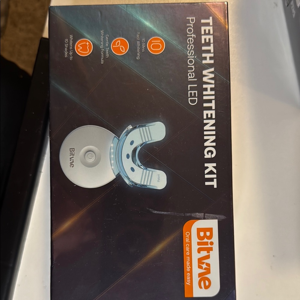 Teeth Whitening Kit - Professional LED in White